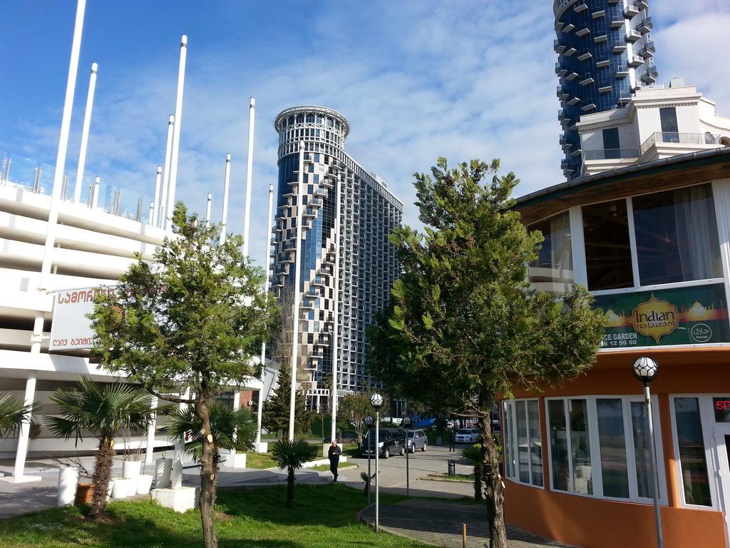Апартаменты "Best Holiday" In Orbi Sea Towers Батуми Экстерьер фото